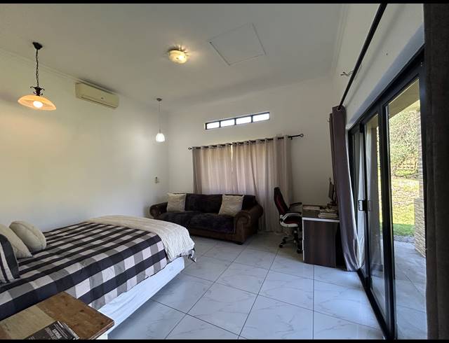 4 BEDROOM FREESTANDING FOR SALE IN PALM LAKES ESTATE